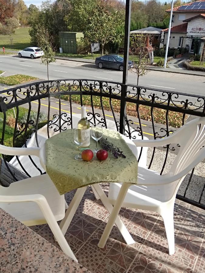 Yellow Apartmanhaz Бюк Экстерьер фото
